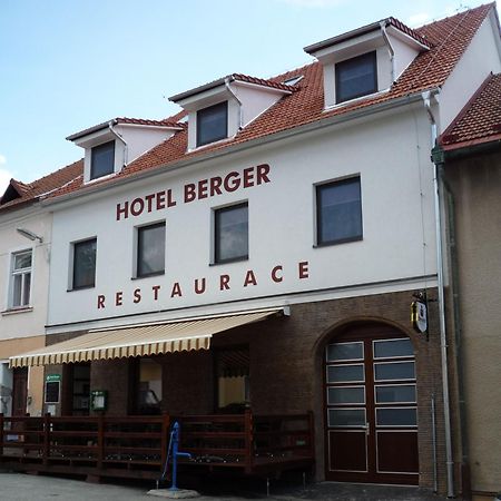 Hotel Berger Kamenice nad Lipou Bagian luar foto