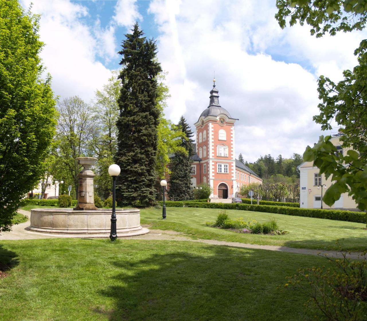 Hotel Berger Kamenice nad Lipou Bagian luar foto